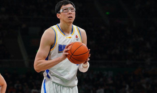 开云体育app-高效两双！周琦6中5拿到14分11板2助1断1帽 最后时刻犯满