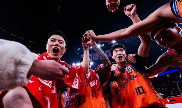 CBA上海19人名单！7名球员续约，王哲林再打3年，张镇麟强势加盟